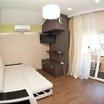 Апартаменти On Abrikosovaya *