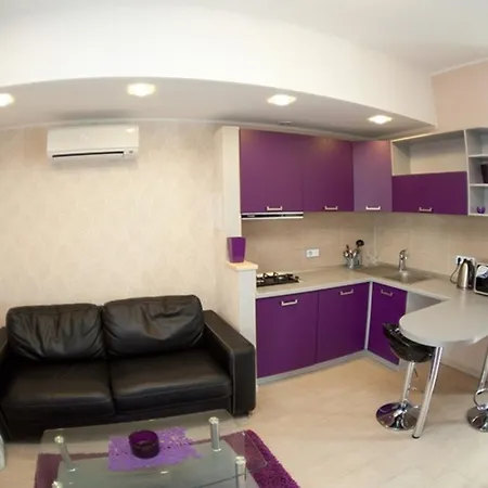 On Abrikosovaya Odesa