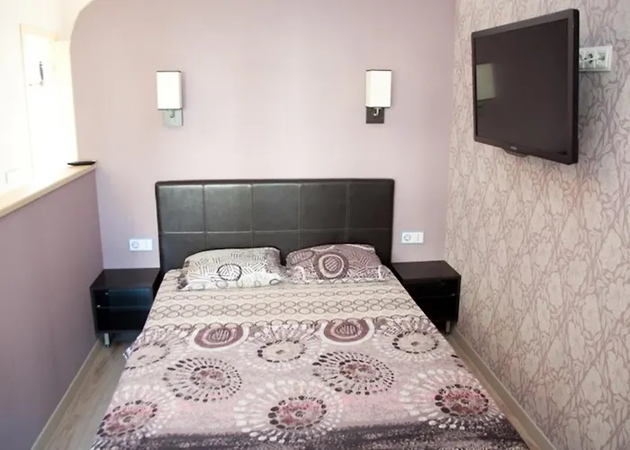 On Abrikosovaya Odesa