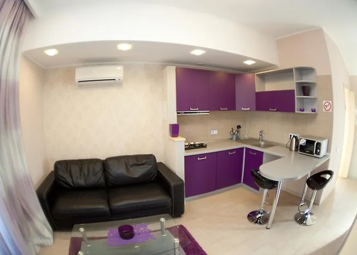 On Abrikosovaya Odesa